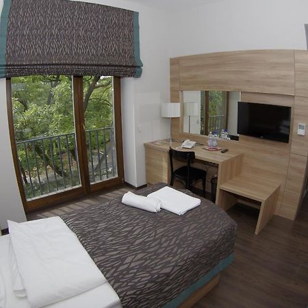 Hotel Therapia 페치 외부 사진