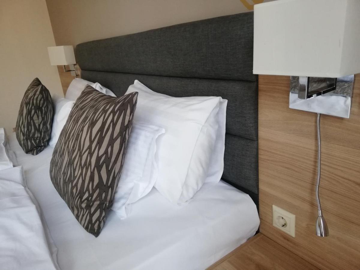 Hotel Therapia 페치 외부 사진