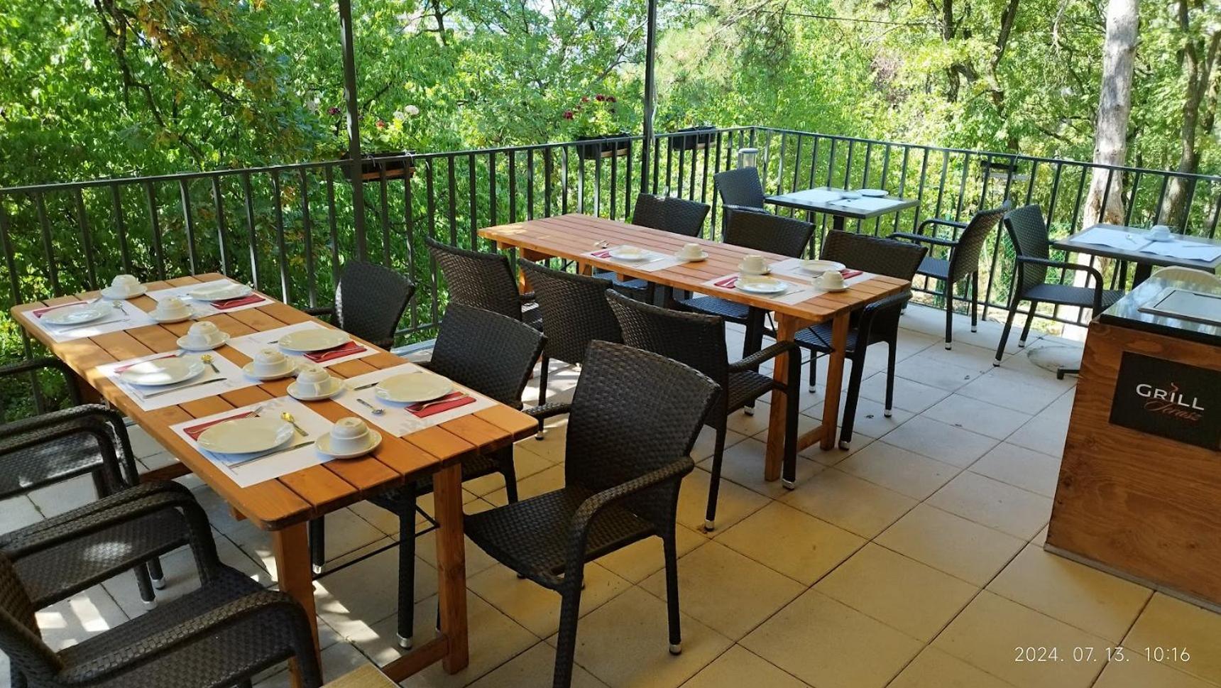Hotel Therapia 페치 외부 사진