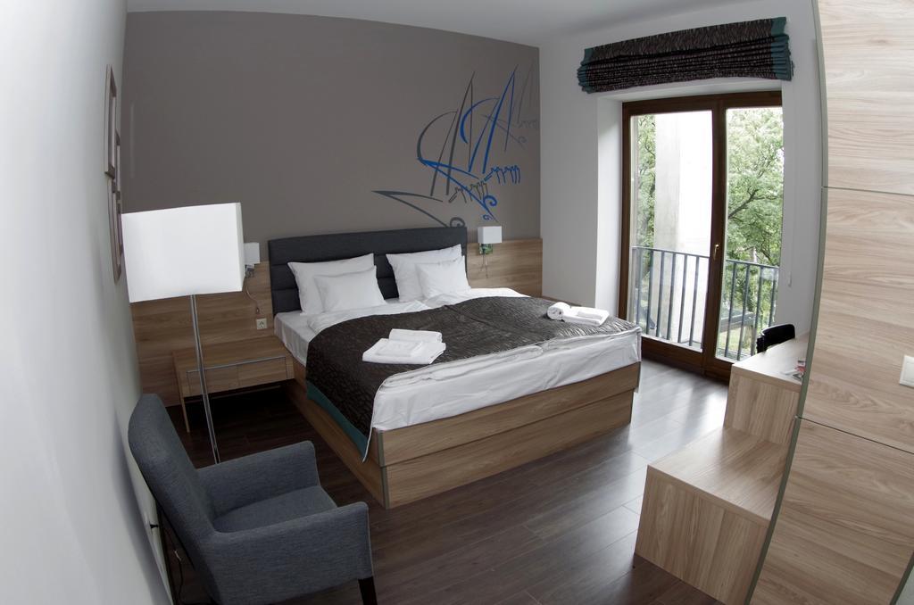 Hotel Therapia 페치 객실 사진