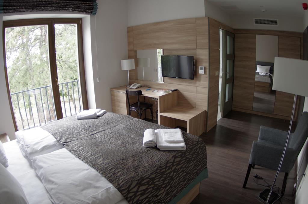 Hotel Therapia 페치 객실 사진